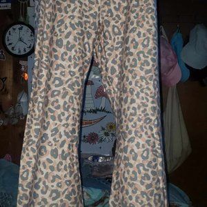 Victoria's Secret flare leopard leggings NWT!